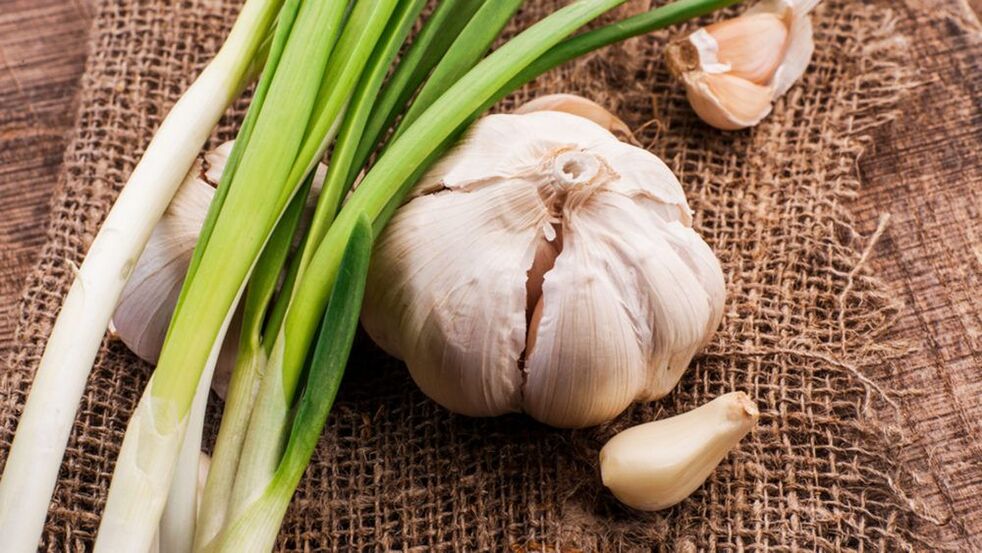 Bawang bodas pikeun kasampurnaan sirit